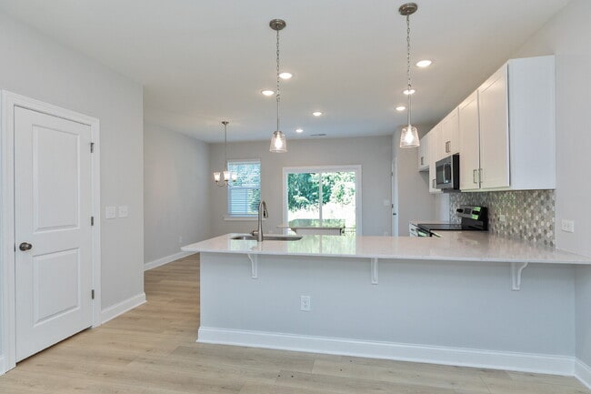 Building Photo - 341 Old Grove Ln