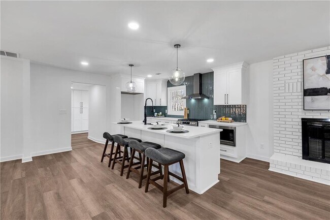Building Photo - 1536 Daffodil Dr