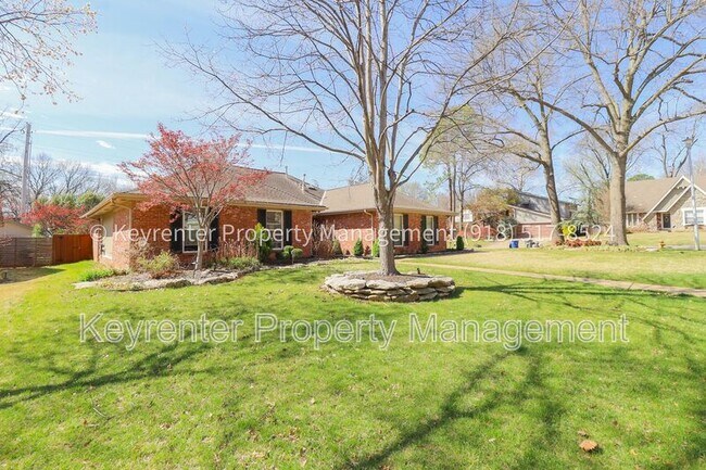 Building Photo - 3702 E 85th Pl