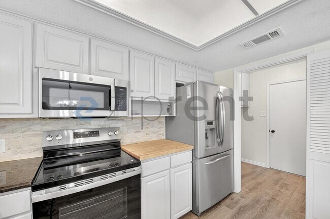 Building Photo - 1006 Tulane Dr