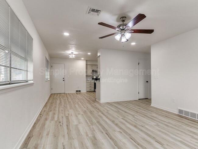 Building Photo - 104 Marilyn Ave