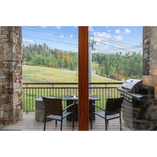 Building Photo - 404 Adams Ranch Rd