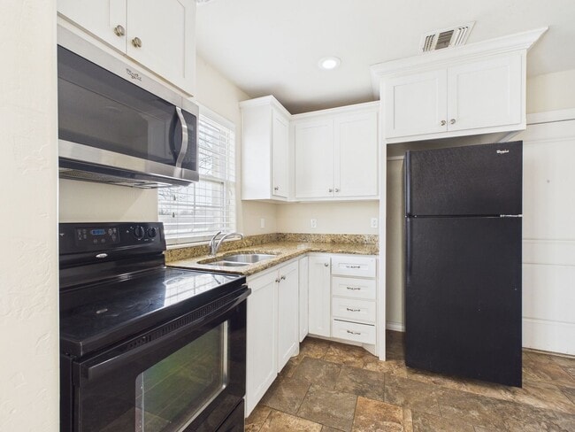 Building Photo - 3501 S Van Buren St