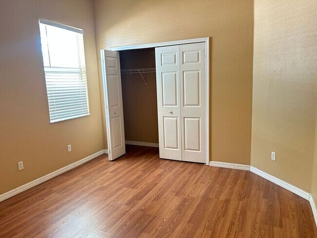 Building Photo - 854 Kazaros Cir