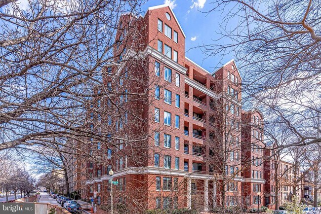 Building Photo - 955 26th St NW