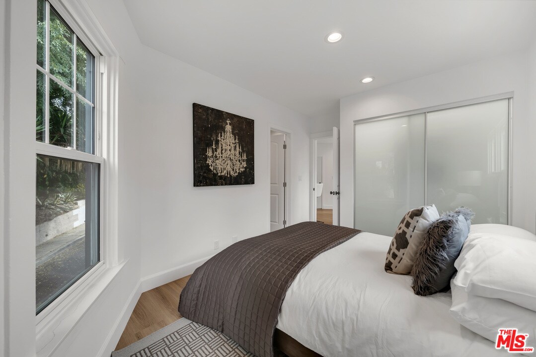 Bedroom - 912 Sanborn Ave