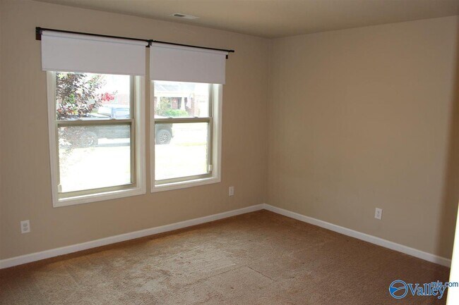 Building Photo - 2438 Belltown Dr SW