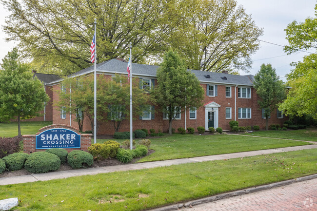 Building Photo - Shaker Crossing