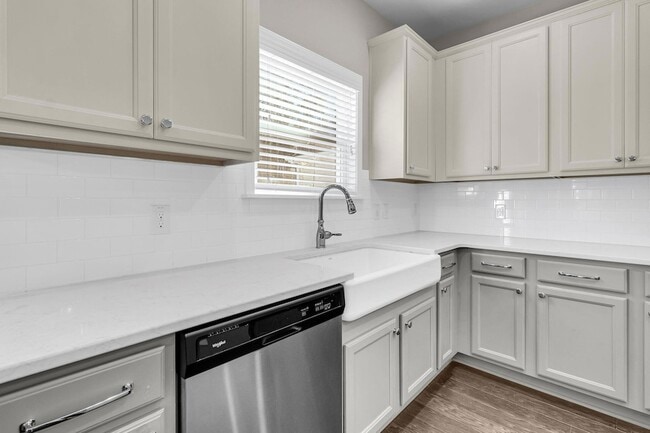 Building Photo - 1624 Shady Pine Rd