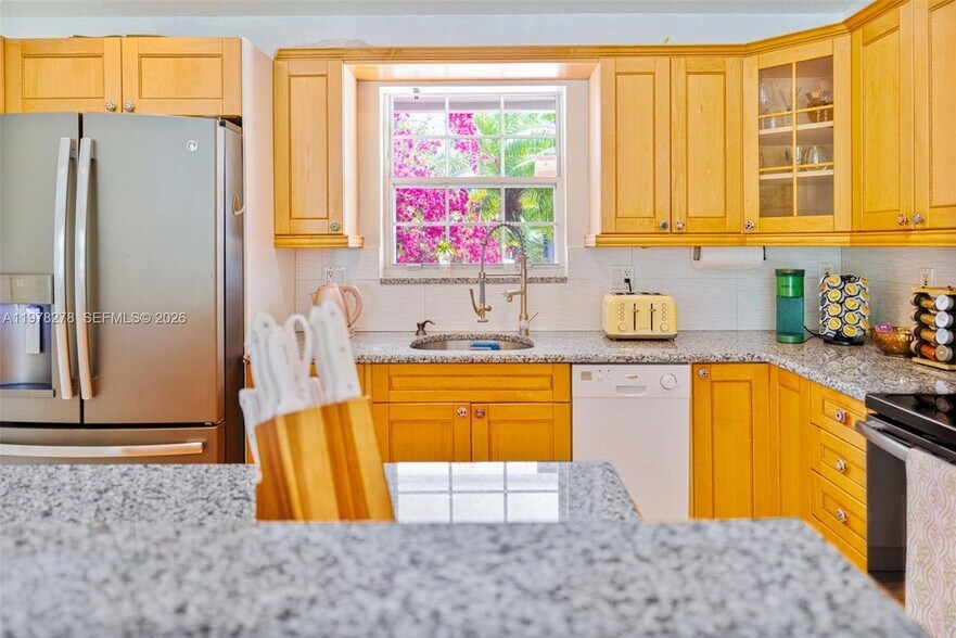 Building Photo - 809 SE 14th Dr