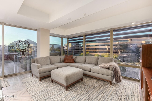 Building Photo - 7161 E Rancho Vista Dr