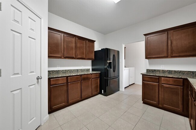 Building Photo - 30719 W Lost Creek Blvd