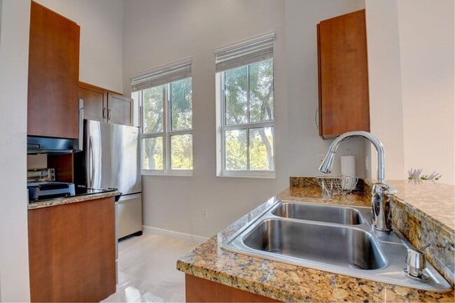 Building Photo - 350 N Federal Hwy