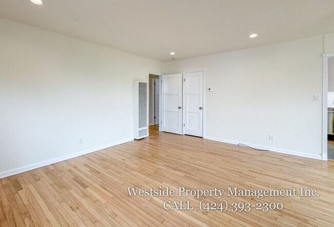 Building Photo - 740 Flower Ave