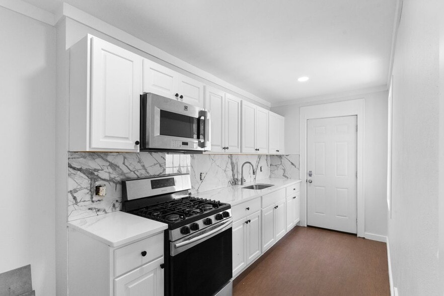 Primary Photo - 366 Remington St