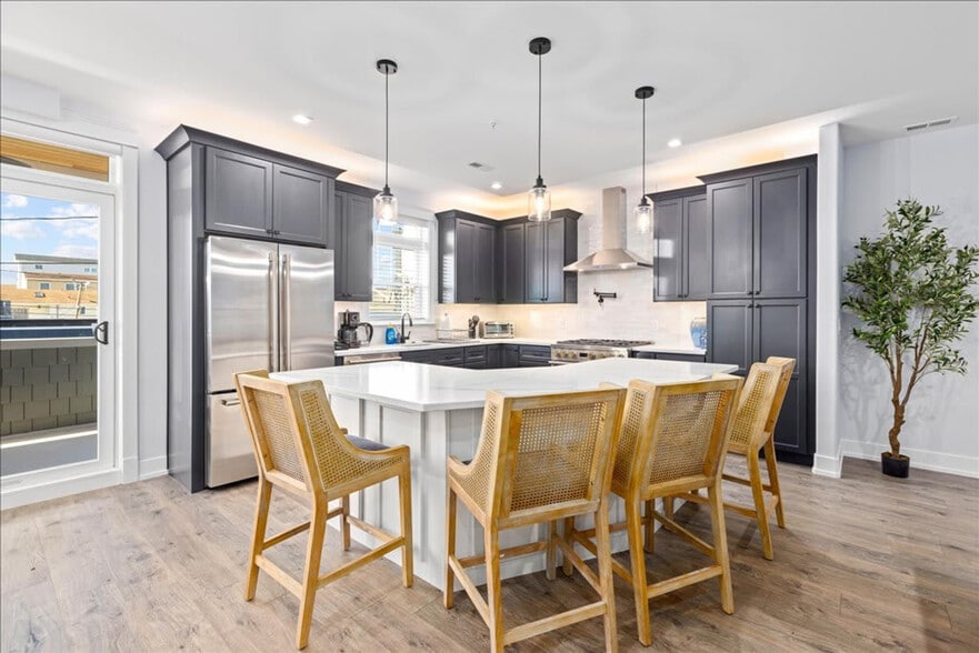 Building Photo - 9412 Ventnor Ave