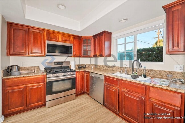 Building Photo - 443 Monrovista Ave