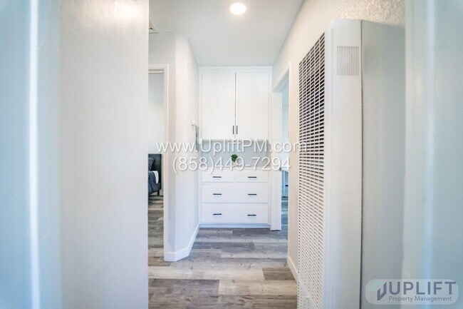 Building Photo - 4237 Swift Ave