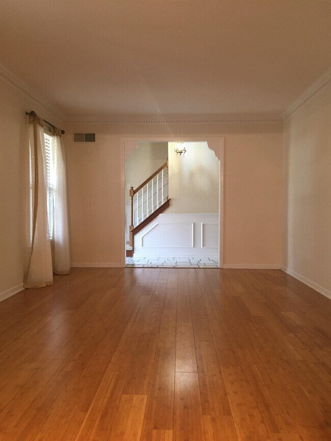 Building Photo - 2159 New Meadow Dr