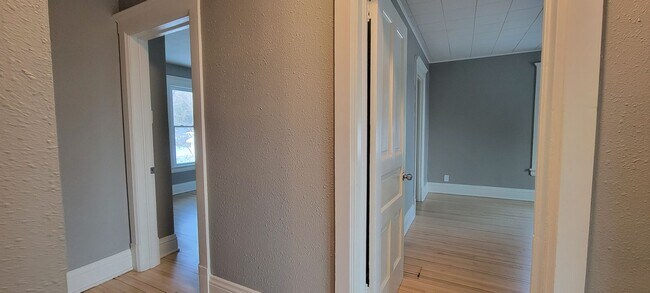 Building Photo - AVAILABLE NOW - 4 Bedroom with garage