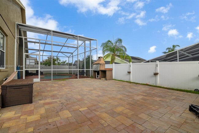Building Photo - 10327 Meadow Crossing Dr