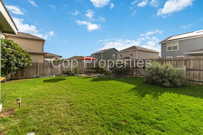 Building Photo - 2425 Ayers Dr