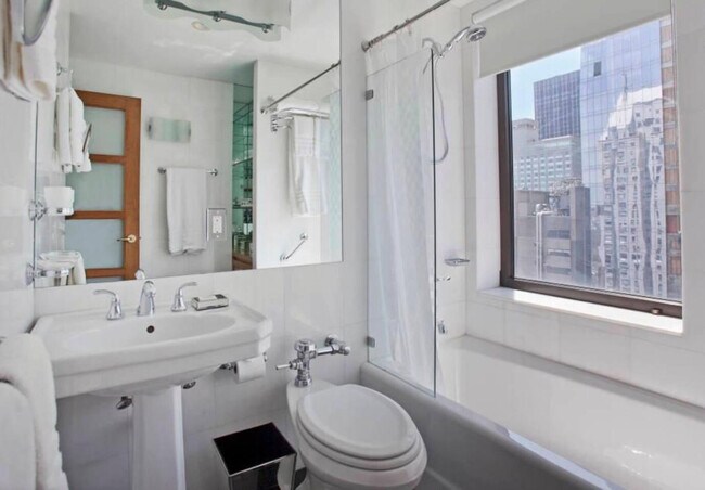 Building Photo - 117 W 58th St