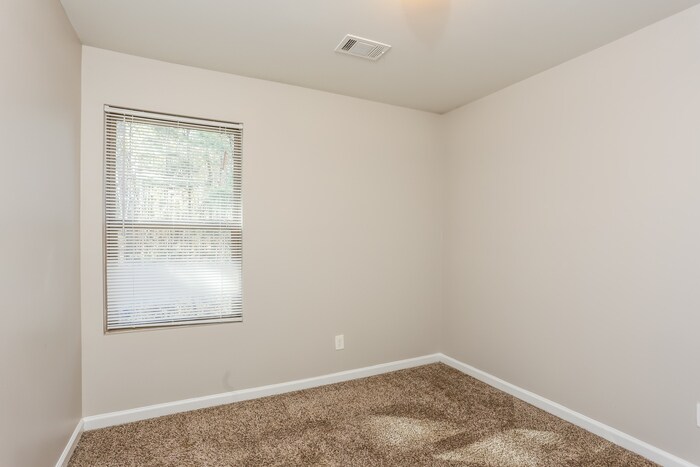 Building Photo - 2405 Marlin Dr