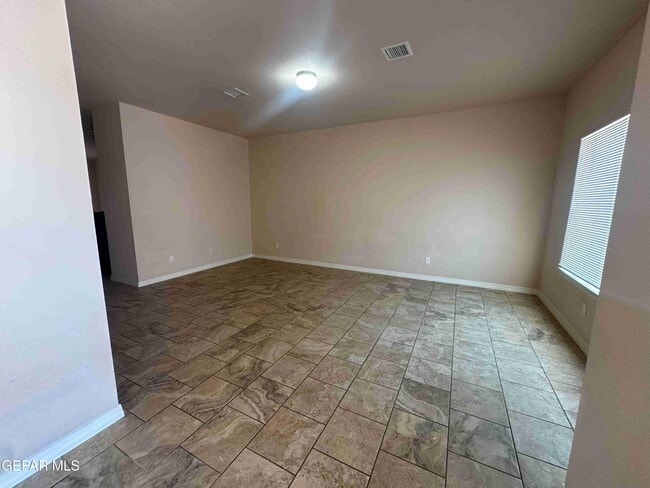 Building Photo - 14712 Far View Ct