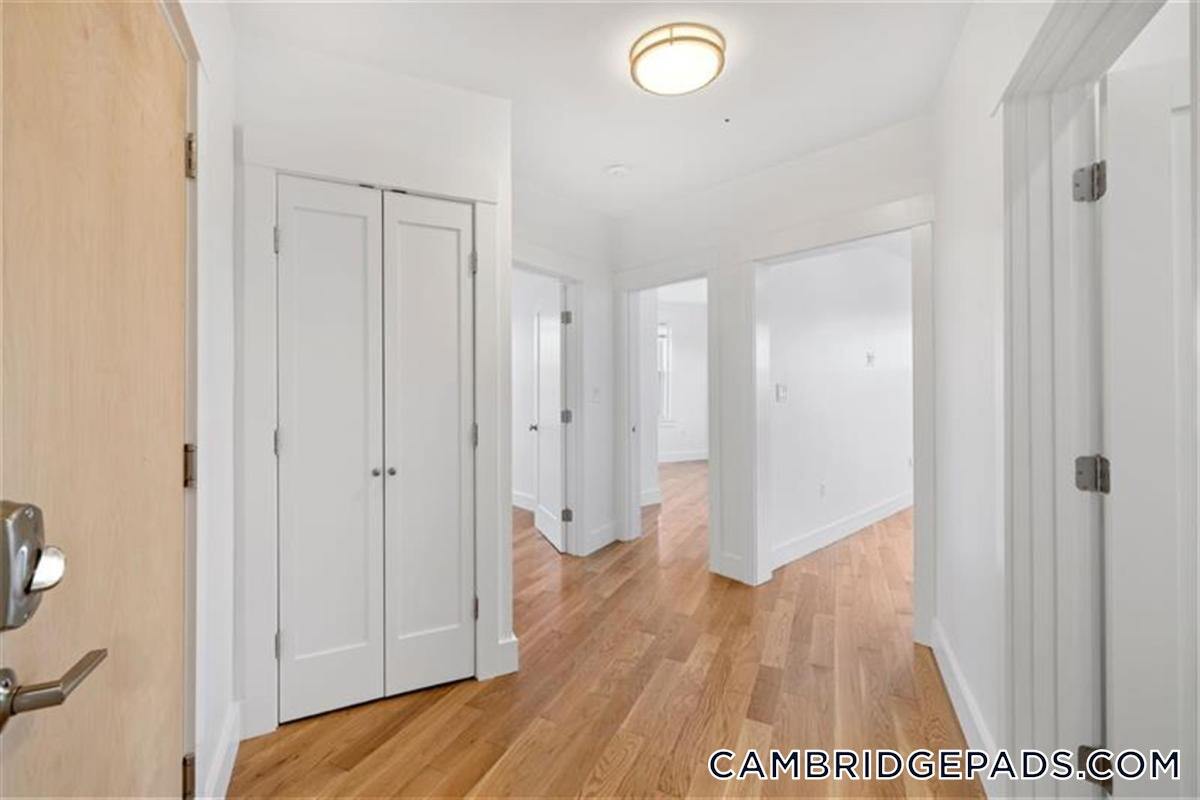 Building Photo - 406 Columbia St