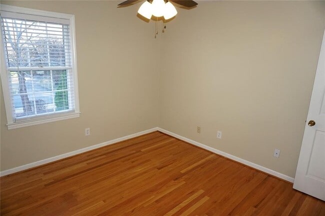 Building Photo - 1140 Falstaff Dr