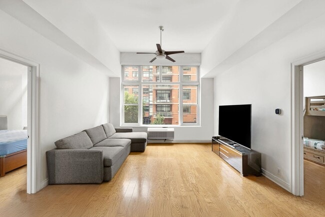 Primary Photo - 1500 Hudson St