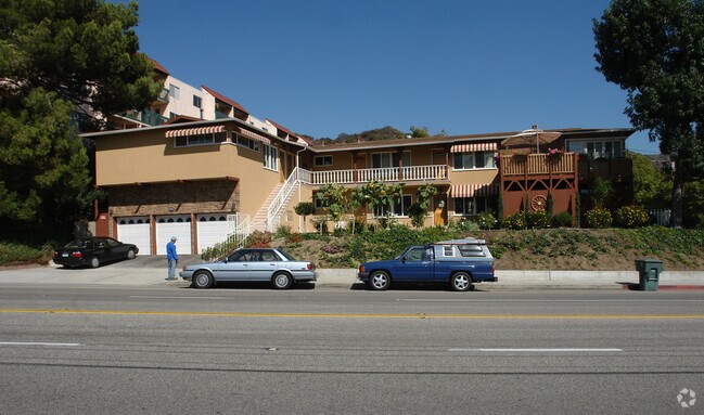 Primary Photo - 2918 N Verdugo Rd