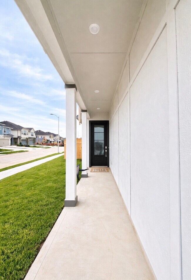 Building Photo - 5422 Holly Hvn Ct