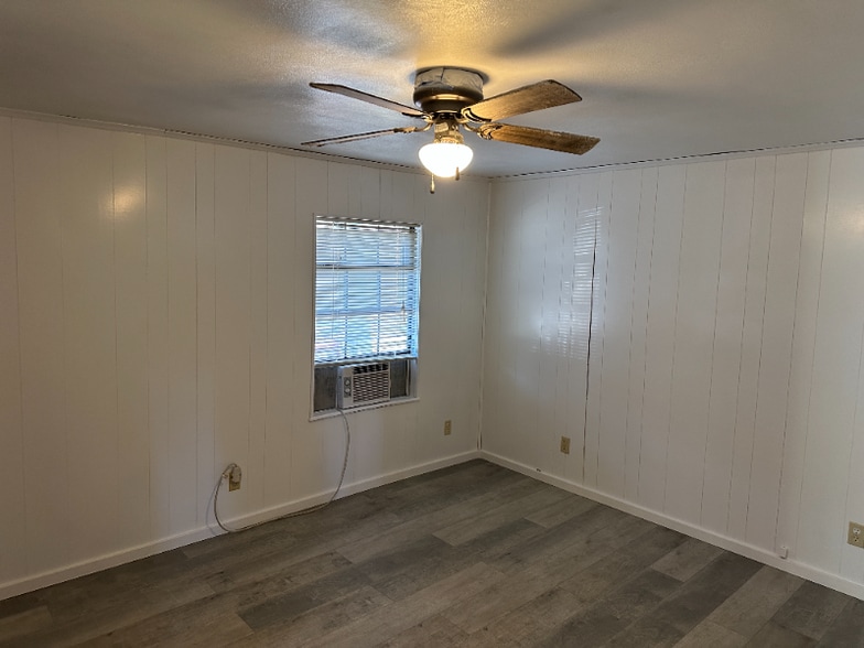 Building Photo - 1220 Graham St