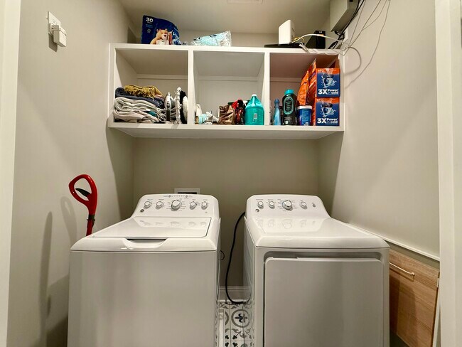 Building Photo - 1362 Harrison Ave