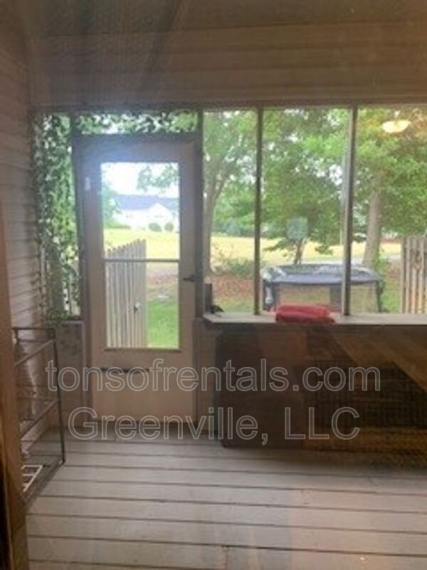 Building Photo - 805 Stallings Rd