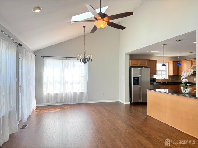 Building Photo - 25 Canal View Dr