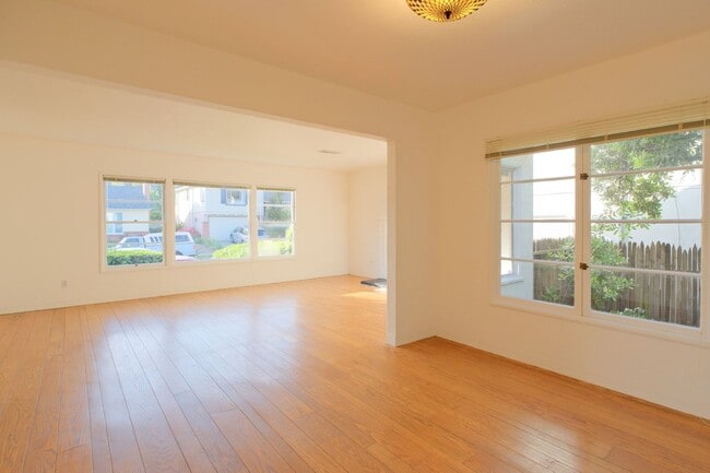 Building Photo - Piedmont Pines charming 3 Bedroom availabl...