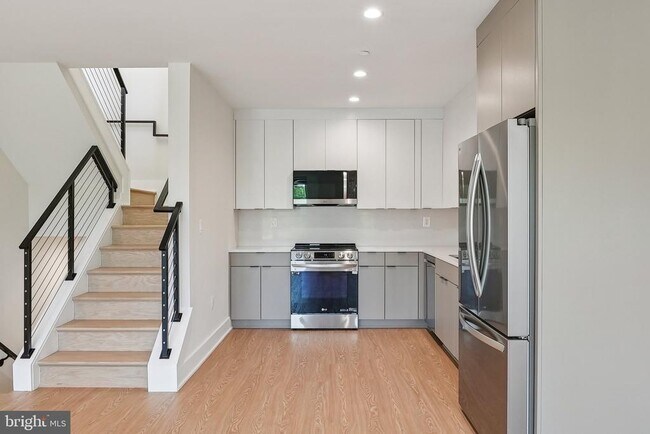 Building Photo - 2134 Wisconsin Ave NW