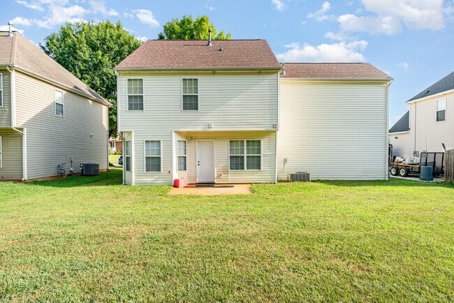 Building Photo - 3624 Pauline Ln