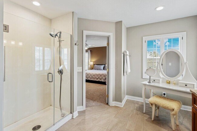 Building Photo - 5173 Claridge Dr