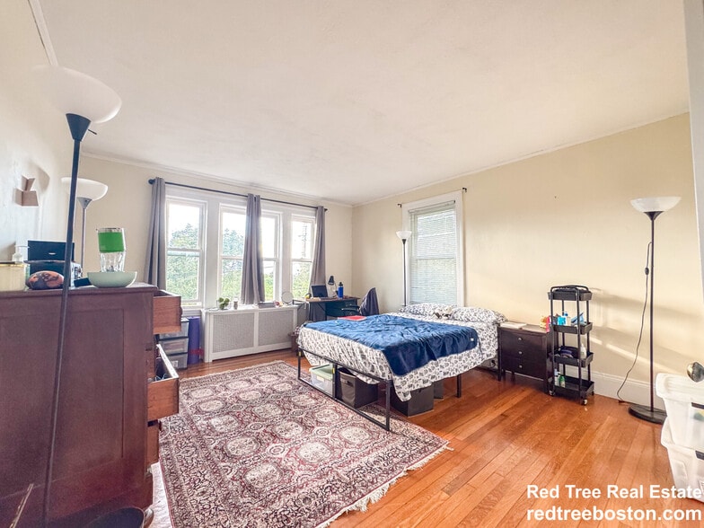 Unit 2 - 28 Manet Rd