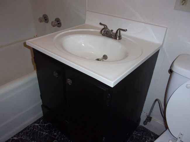 Building Photo - 2+bd 1ba home with storage