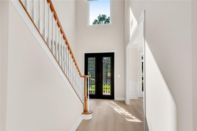Building Photo - 105 Parkside Close