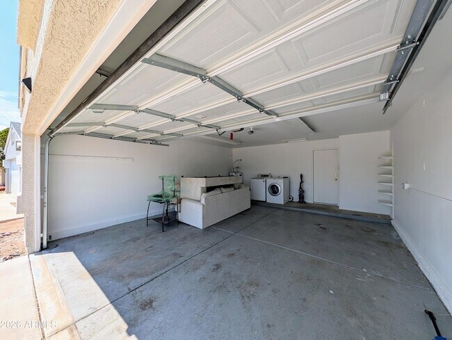 Building Photo - 2824 W Angela Dr