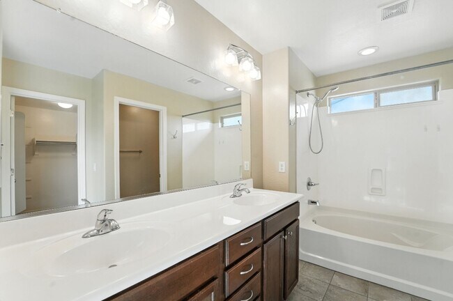 Building Photo - Charming Marley Park Home with Gorgeous Cu...