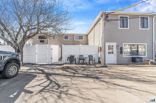 Building Photo - 20 Trolley Cir