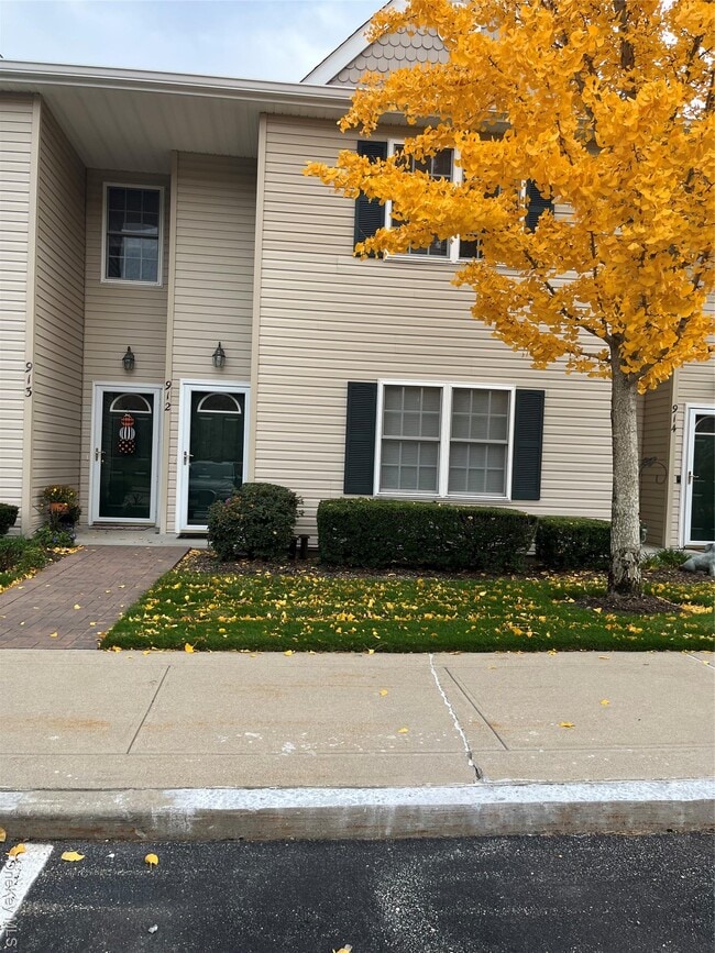 Primary Photo - 912 Altessa Blvd