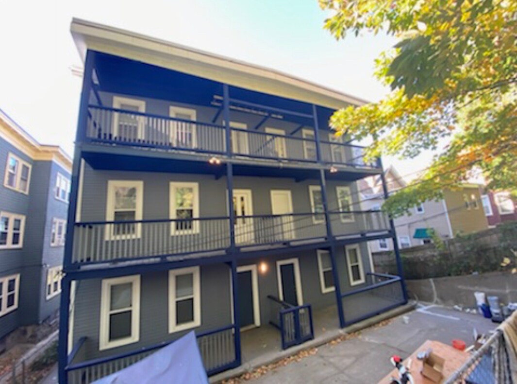 Building Photo - 108 Hyde Park Ave